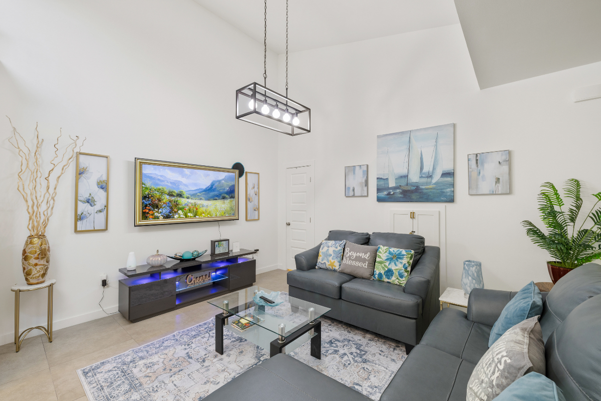 Homey, cozy and modern Haven in Mcallen - Photo 1