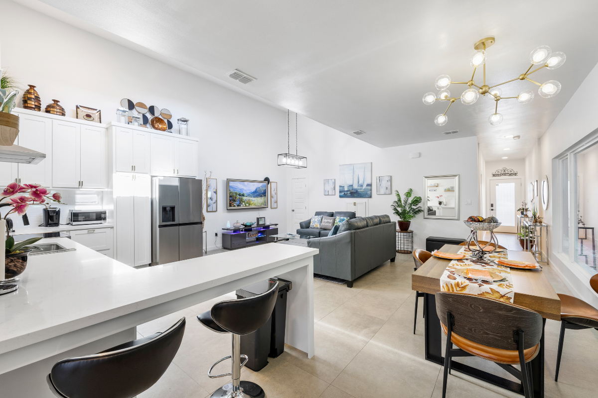 Homey, cozy and modern Haven in Mcallen - Photo 9