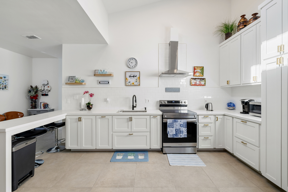 Homey, cozy and modern Haven in Mcallen - Photo 8