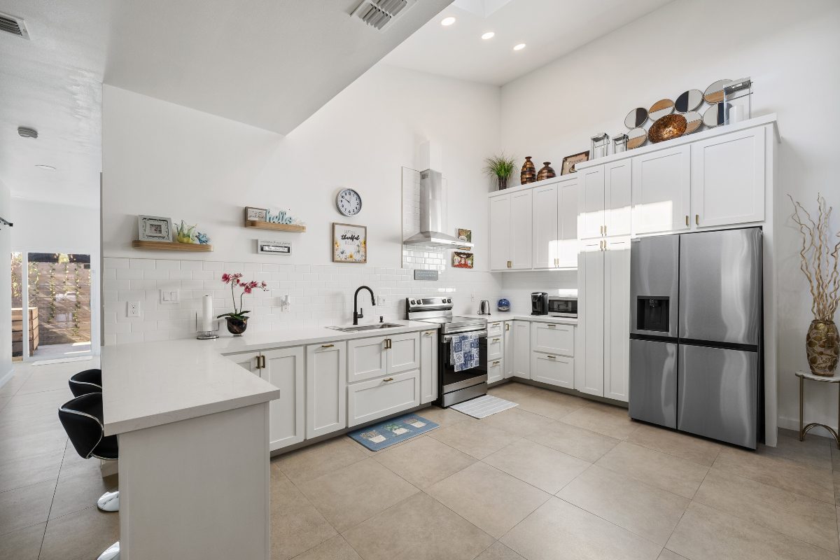 Homey, cozy and modern Haven in Mcallen - Photo 10