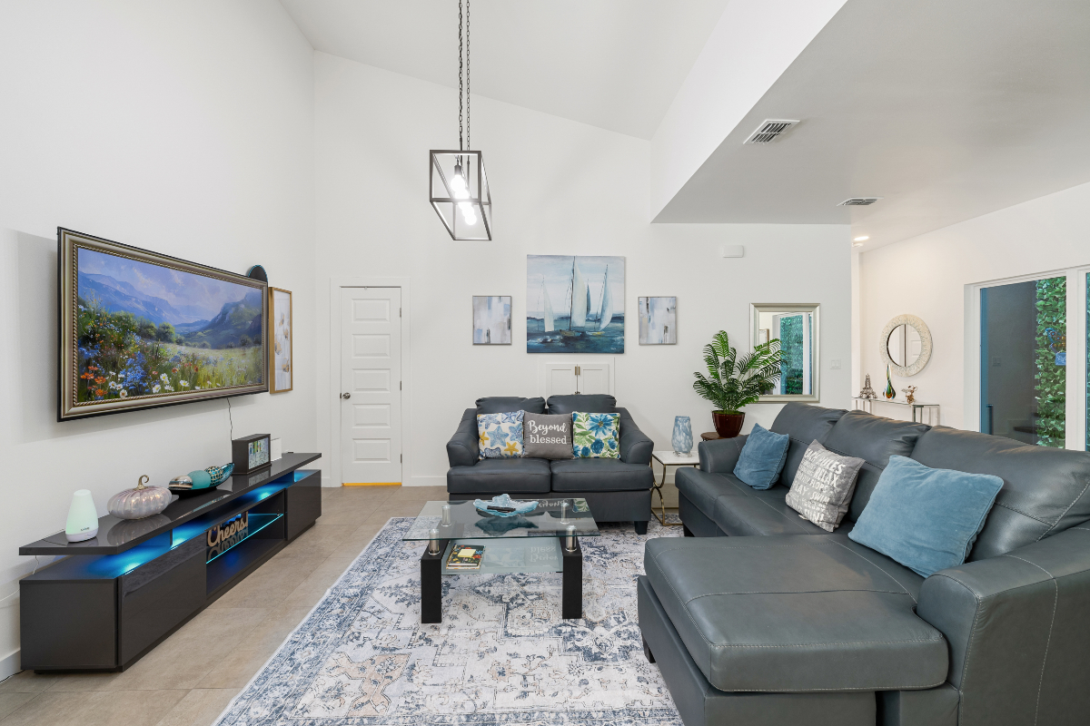 Homey, cozy and modern Haven in Mcallen - Photo 5