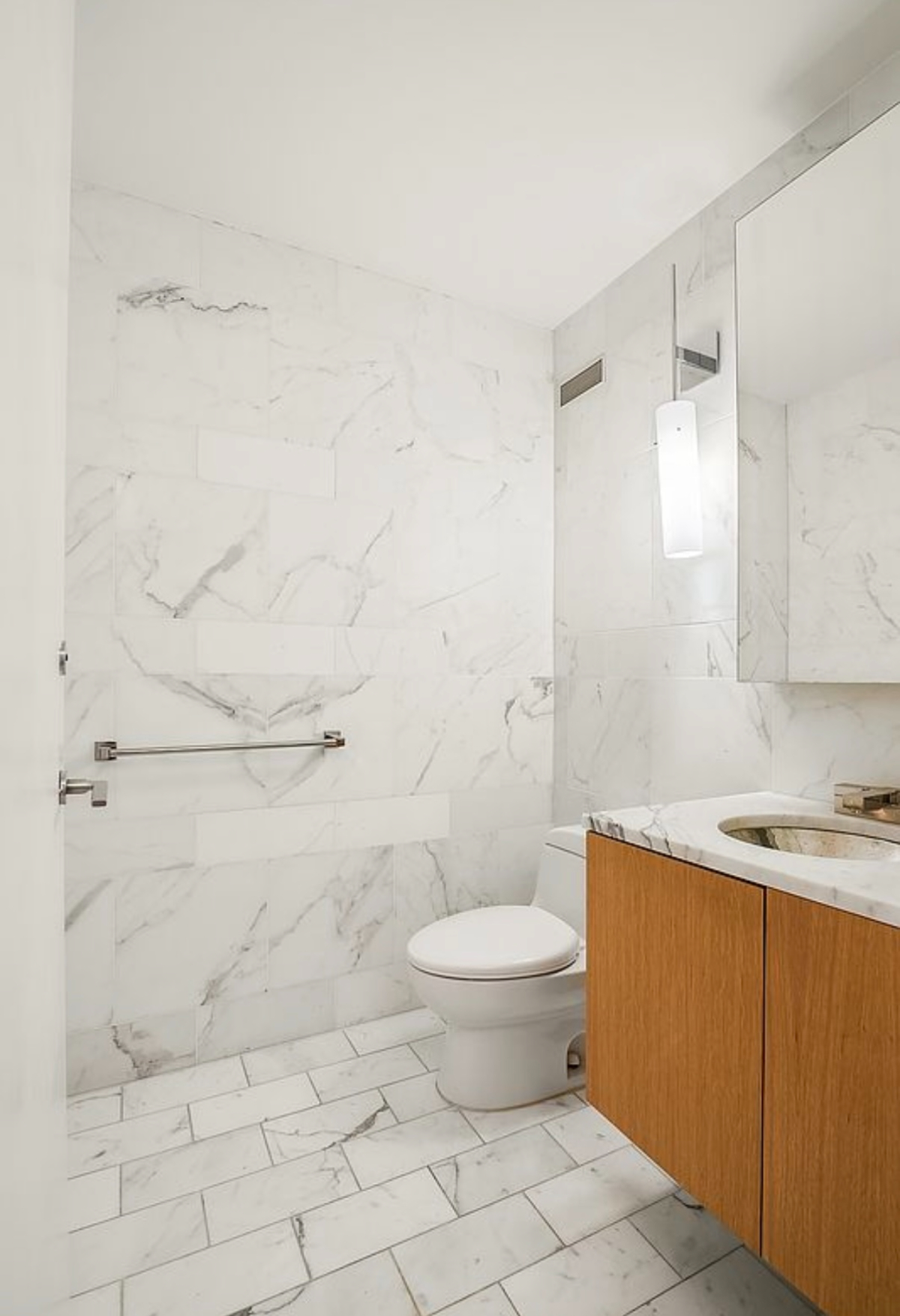 Midtown 1BR/1.5BA - Luxury Condo - Photo 2