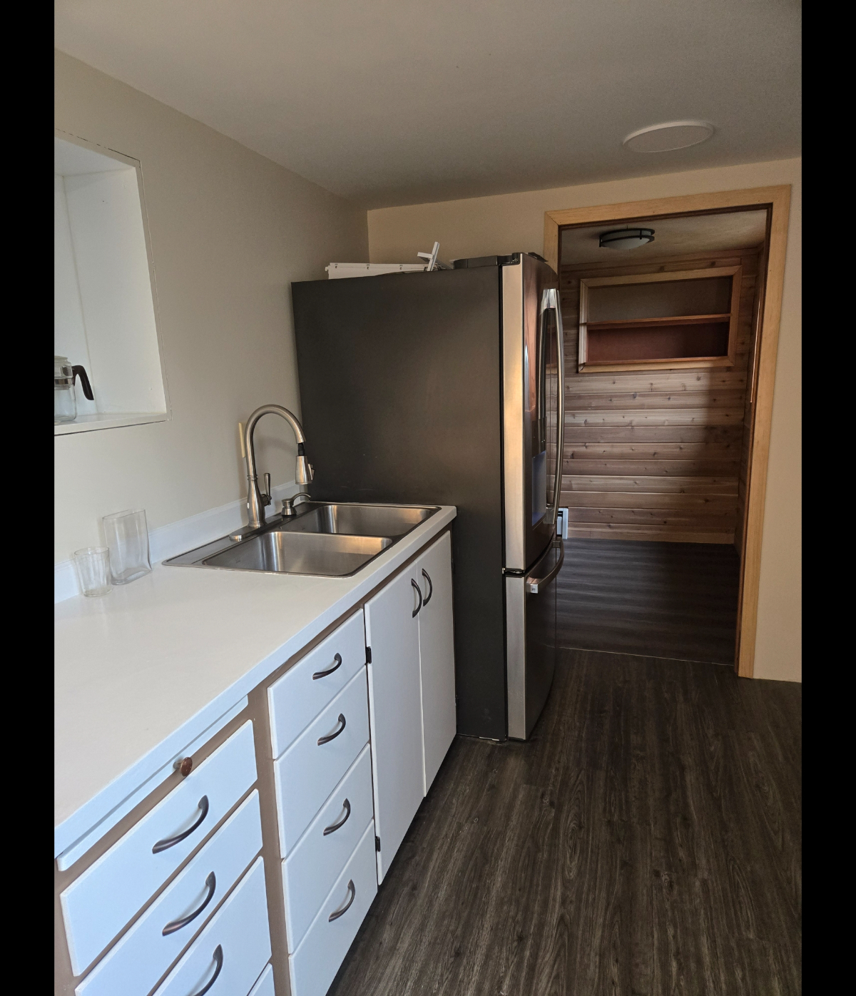 Bright & Fully Equipped Apartment with Stunning Bay Views in Kodiak - Utilities Included - Photo 3
