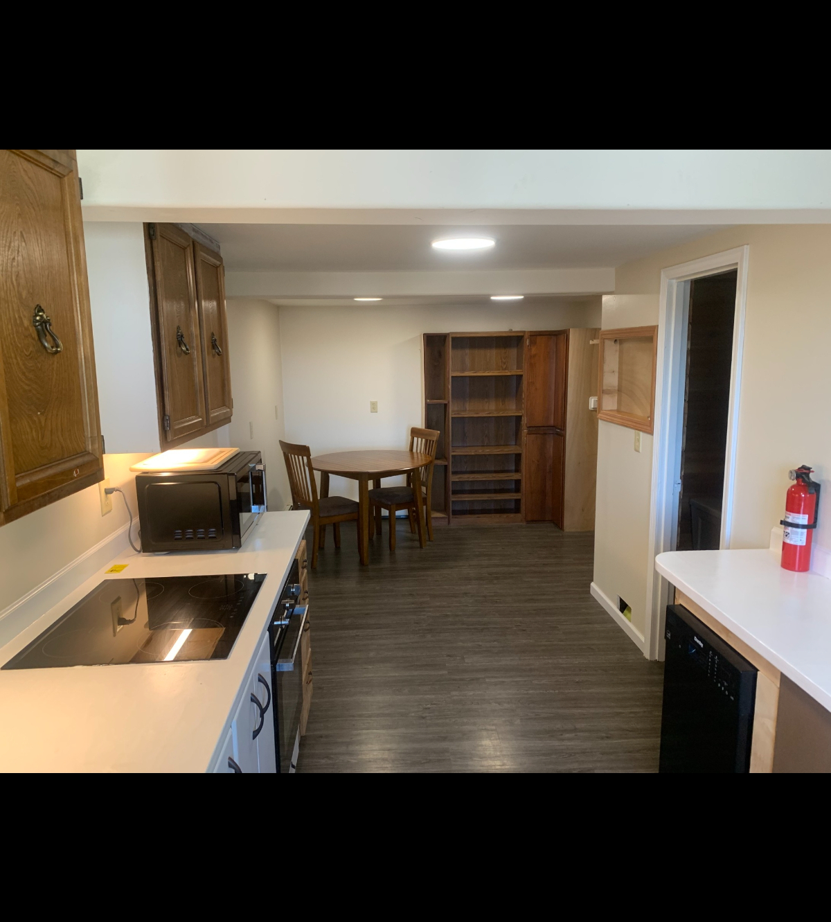 Bright & Fully Equipped Apartment with Stunning Bay Views in Kodiak - Utilities Included - Photo 6