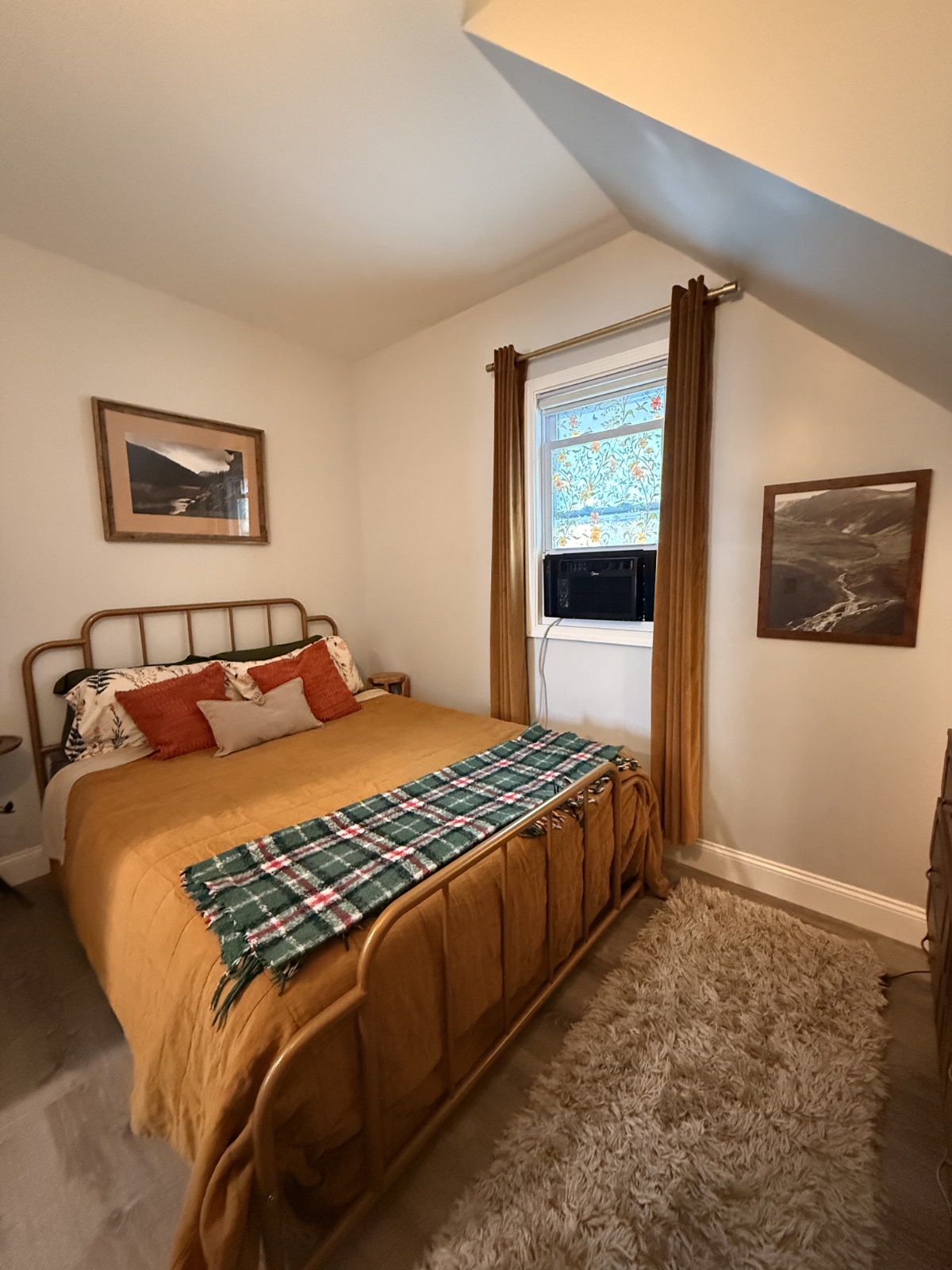Beautifully Decorated & Furnished 3BR Home in Buffalo - Near Hospitals, Pet Friendly - Photo 5