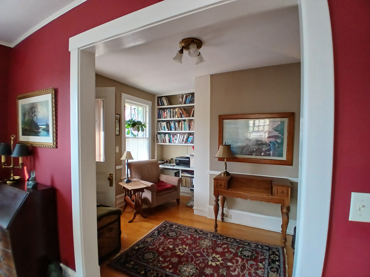 Furnished 2BR Victorian Apartment with Lake Views, All Utilities Included, Near Downtown & UVM - Photo 4
