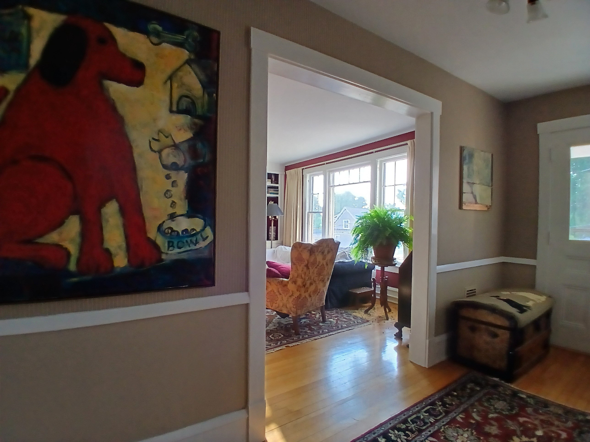 Furnished 2BR Victorian Apartment with Lake Views, All Utilities Included, Near Downtown & UVM - Photo 5