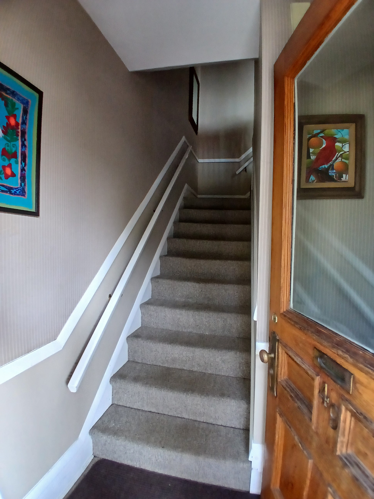 Furnished 2BR Victorian Apartment with Lake Views, All Utilities Included, Near Downtown & UVM - Photo 6