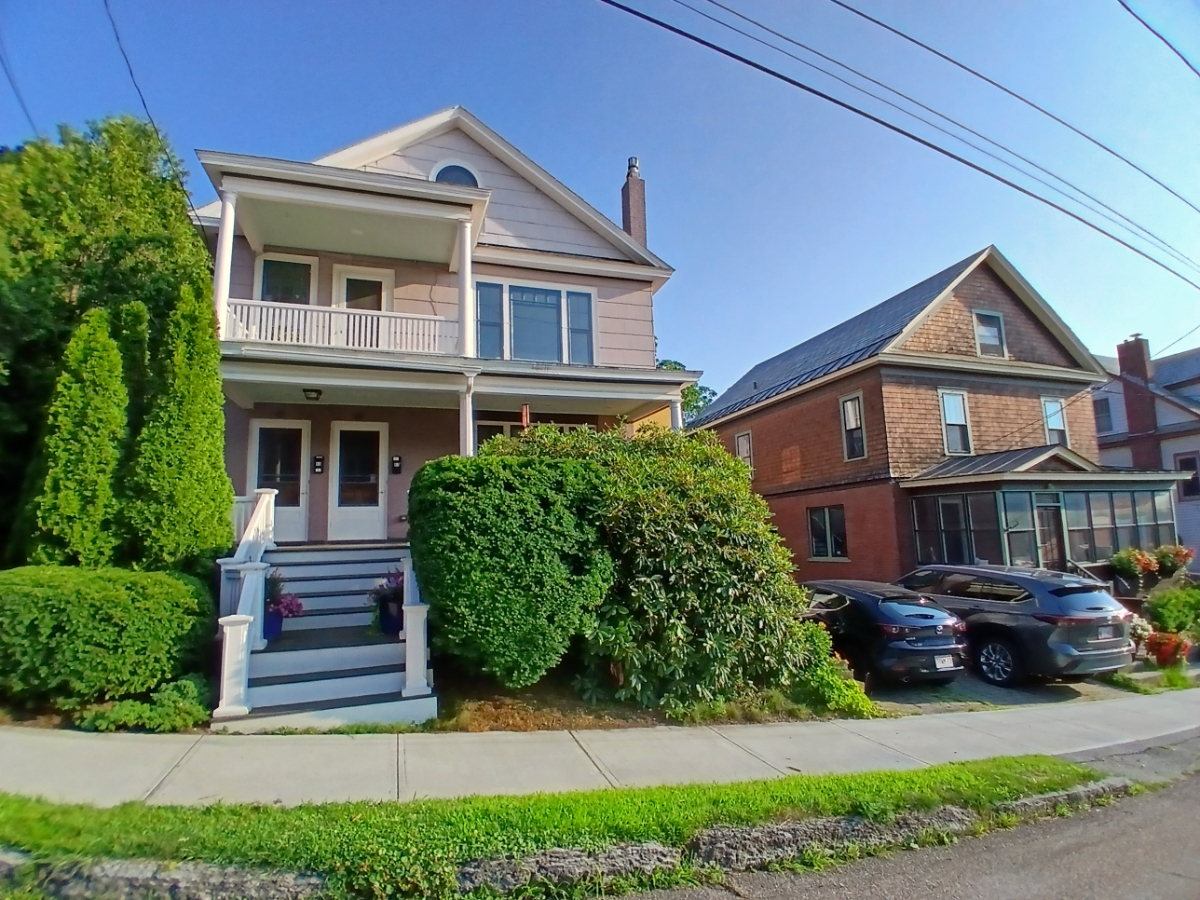 Furnished 2BR Victorian Apartment with Lake Views, All Utilities Included, Near Downtown & UVM - Photo 12