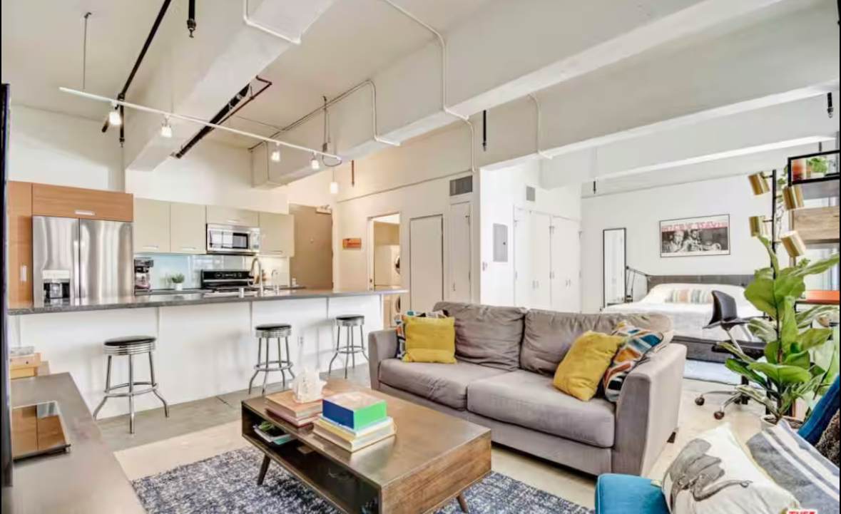 Gorgeous Loft in Downtown Los Angeles - Photo 2