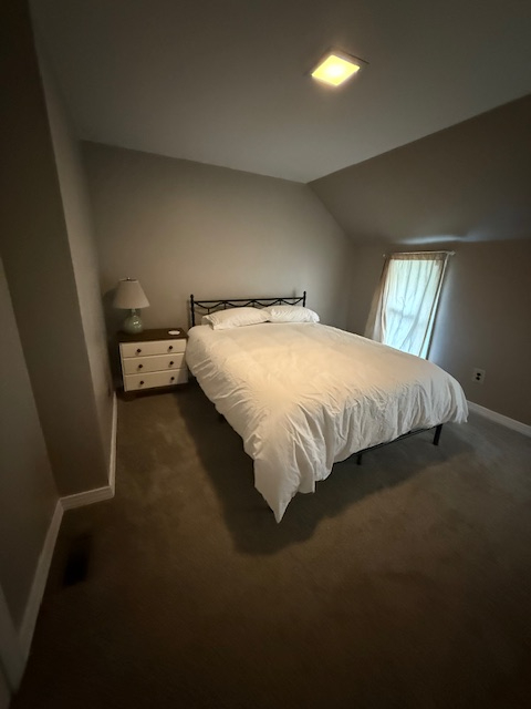 Quiet Single Family Home near Hospitals - Photo 2