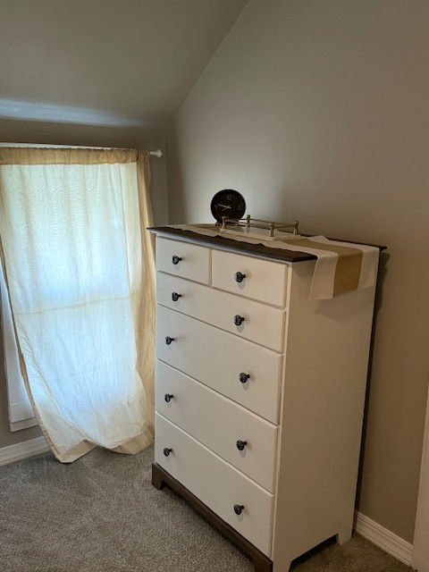 Quiet Single Family Home near Hospitals - Photo 3