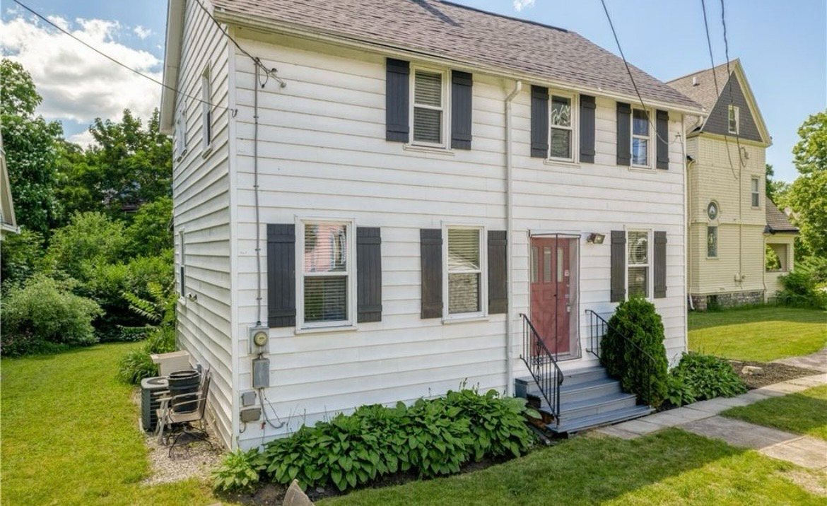 Quiet Single Family Home near Hospitals - Photo 1