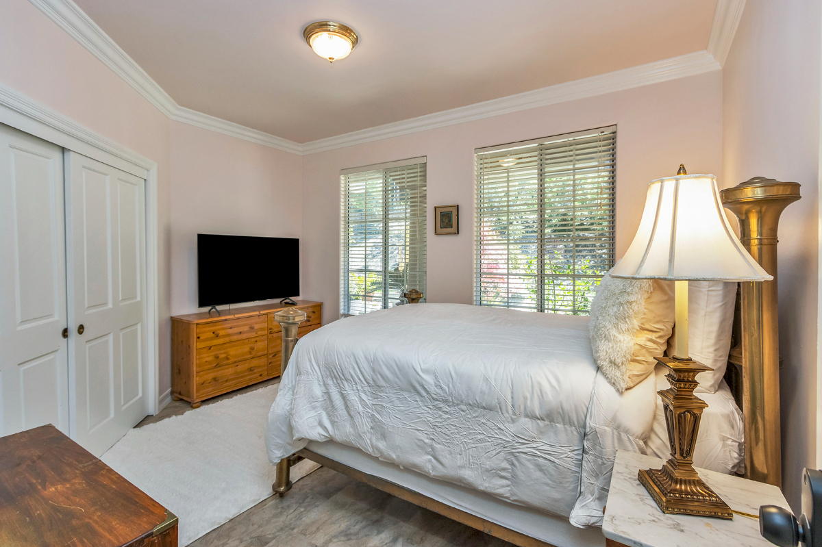 Bedroom 1 - Photo 1