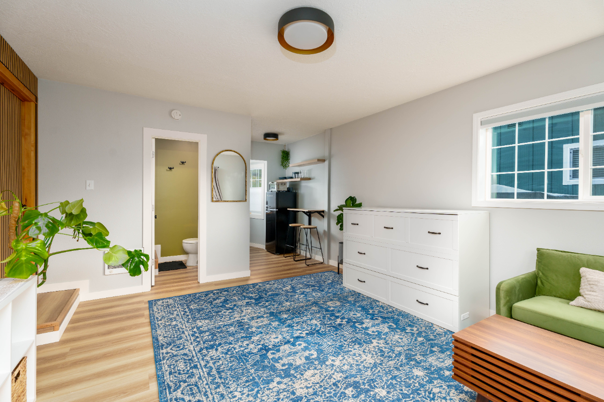 Mid-Town Studio - Photo 2