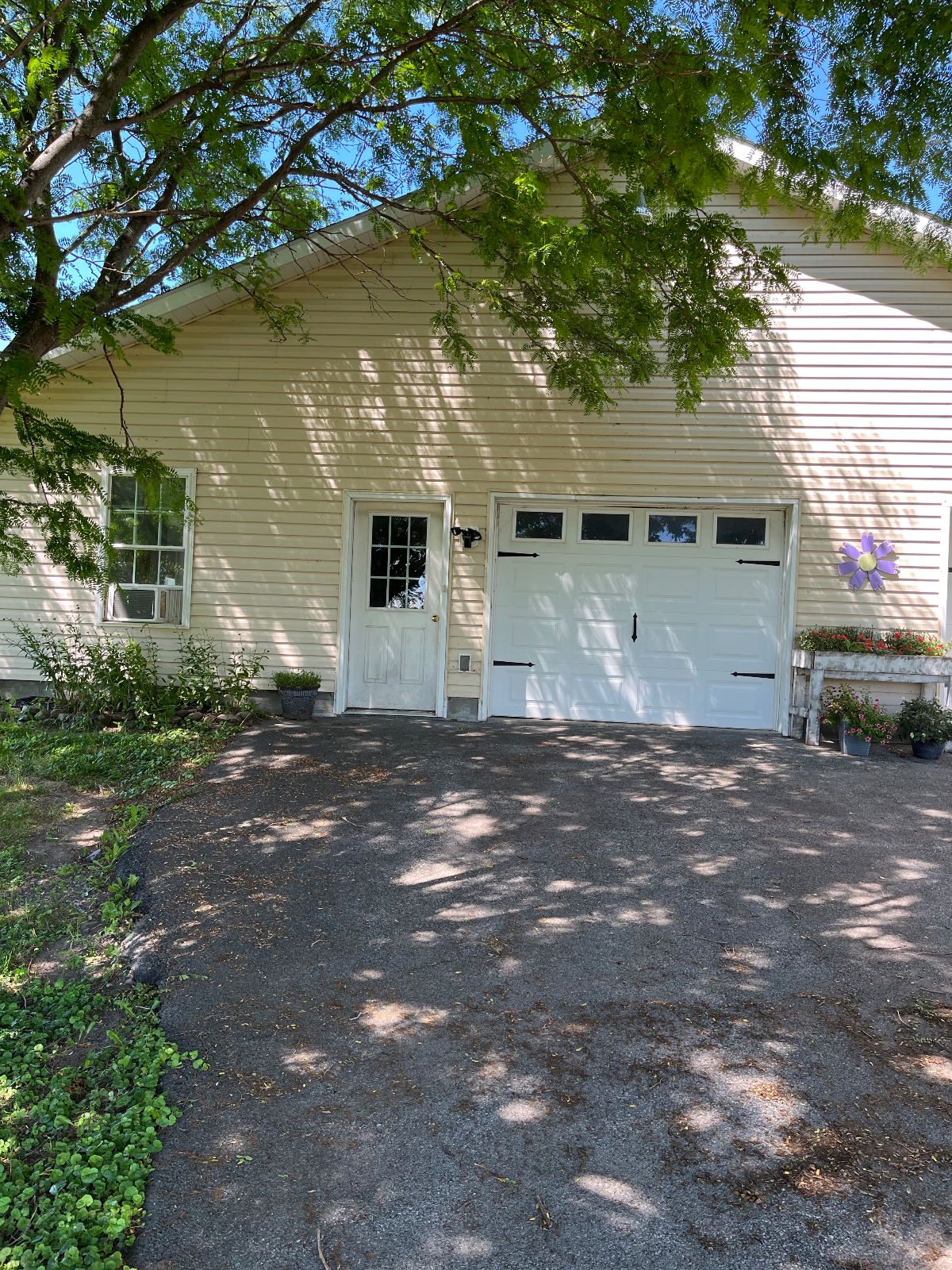 Quiet, Country Retreat - Photo 6