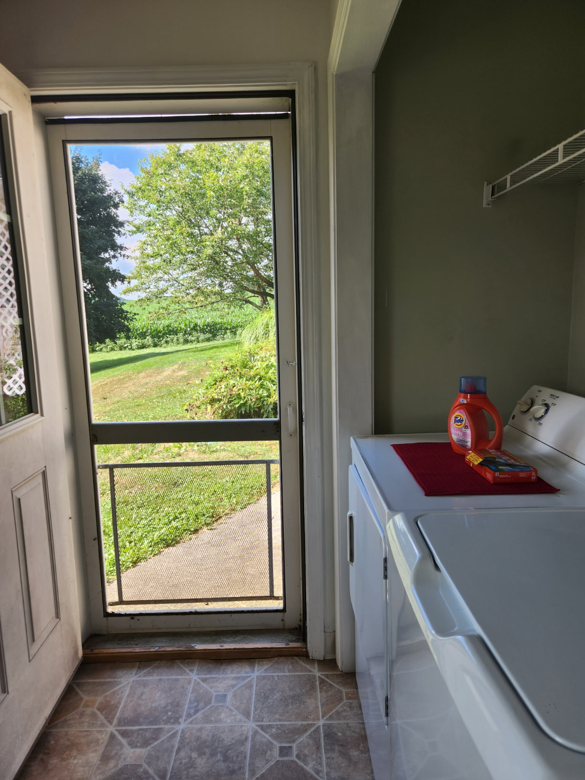 Quiet, Country Retreat - Photo 9