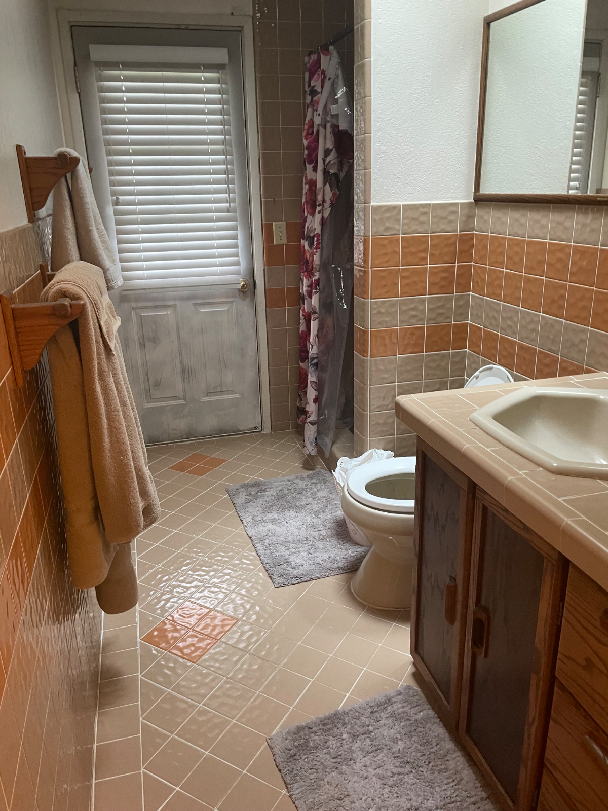 Large Room w/ Baywindow - Photo 6