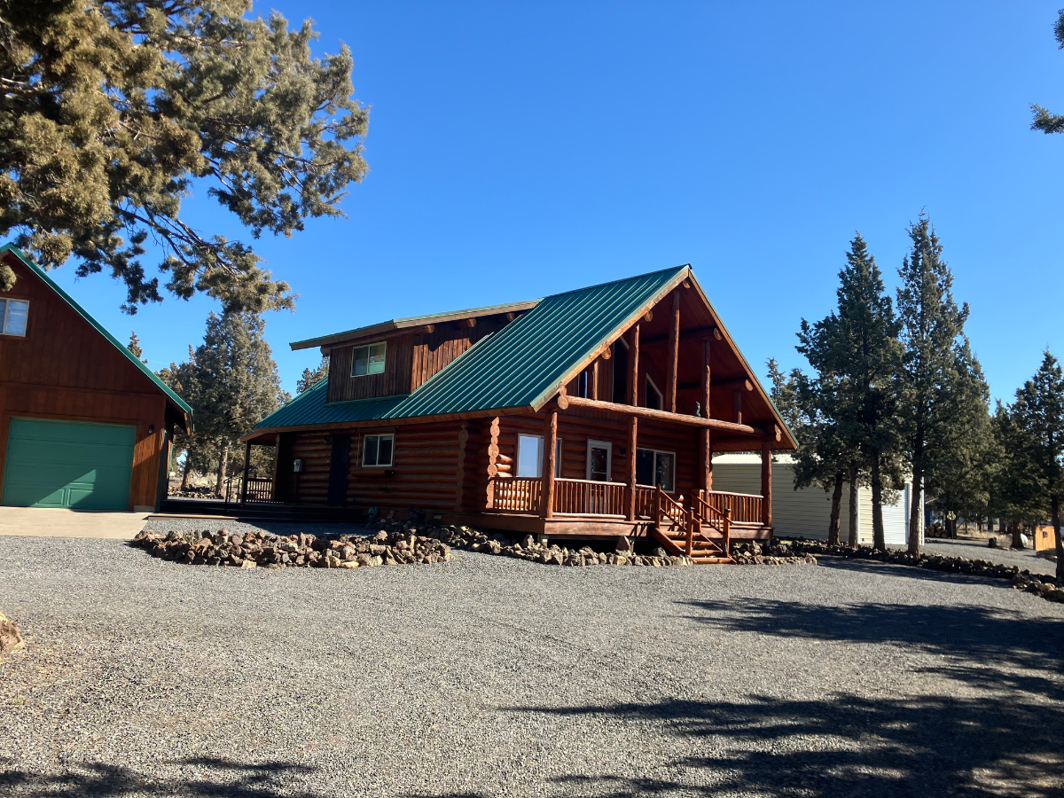 Log Home outside of town - Photo 1