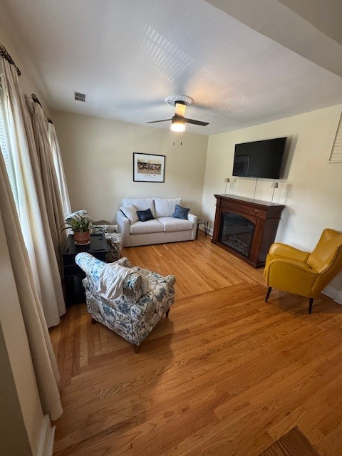 ALL UTILITIES INCLUDED! :) highspeed internet, private parking, W/D in unit w/private entrance, pet - Photo 4