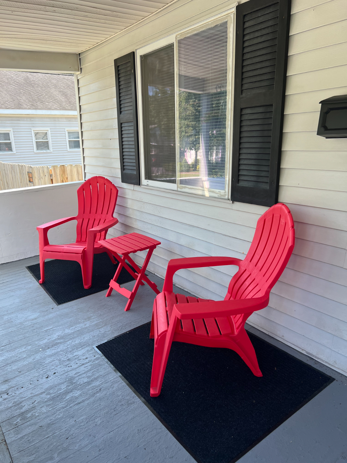 Comfortable 2-Bedroom Apartment with Private Parking and Outdoor Space - Photo 11
