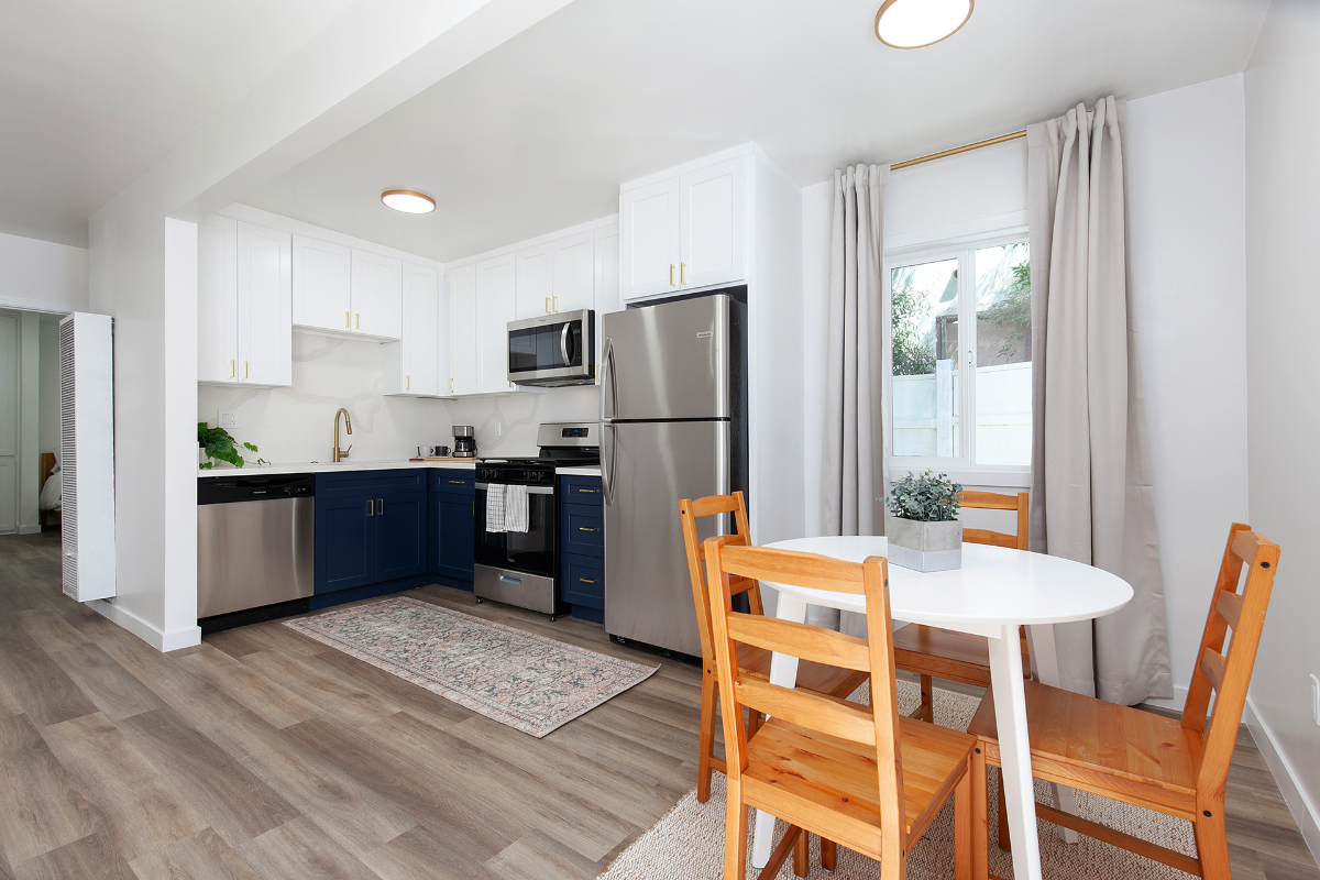 2 Bedroom Ocean Beach Cottage - Remodeled Interior / 2 Blocks from the Beach - Photo 5