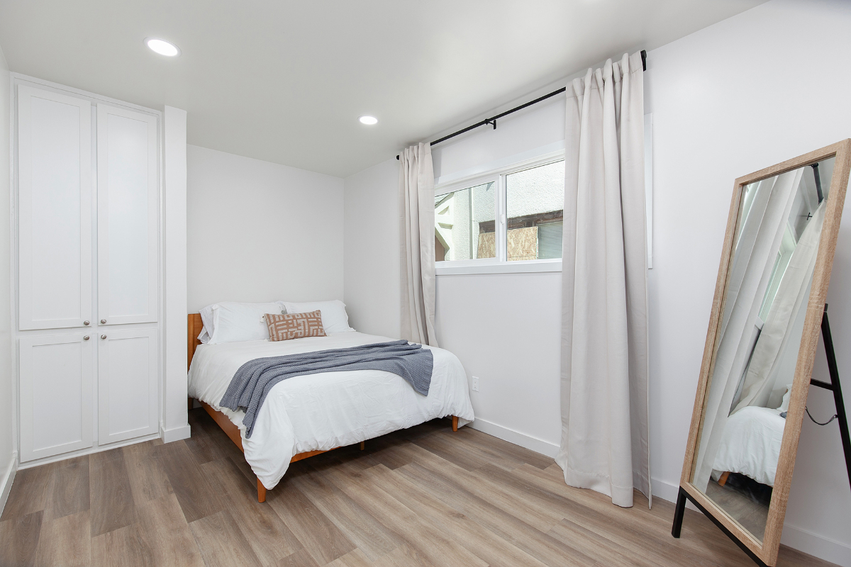 2 Bedroom Ocean Beach Cottage - Remodeled Interior / 2 Blocks from the Beach - Photo 6