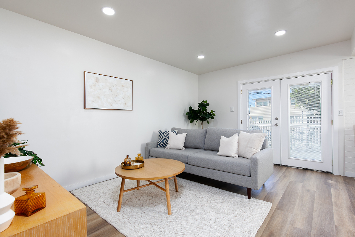1 Bedroom Beach Cottage - Fully Furnished, 2 Blocks from the Beach - Photo 2