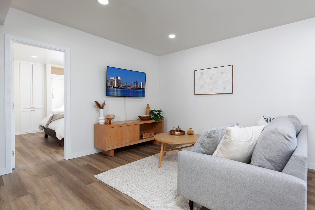 1 Bedroom Beach Cottage - Fully Furnished, 2 Blocks from the Beach - Photo 3