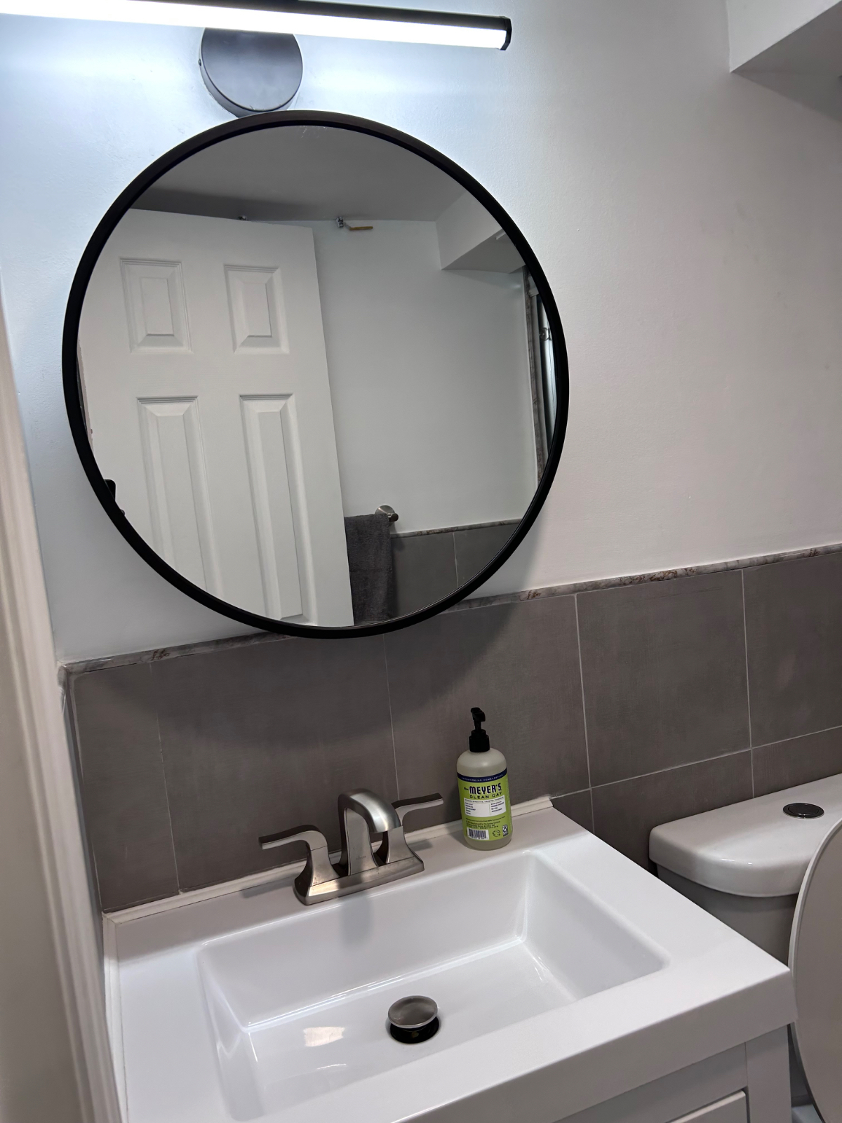 1 bedroom newly renovated, very spacious apartment - Photo 7