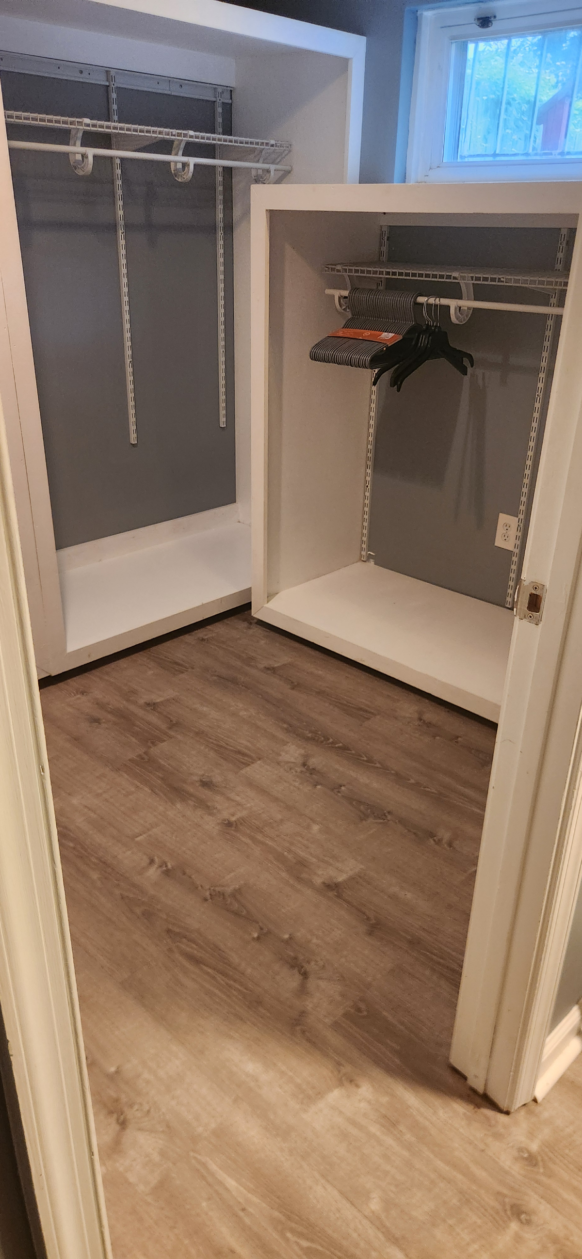 Private Basement Studio with Walk-In Closet, Shared Gourmet Kitchen & All Utilities Included - Photo 5