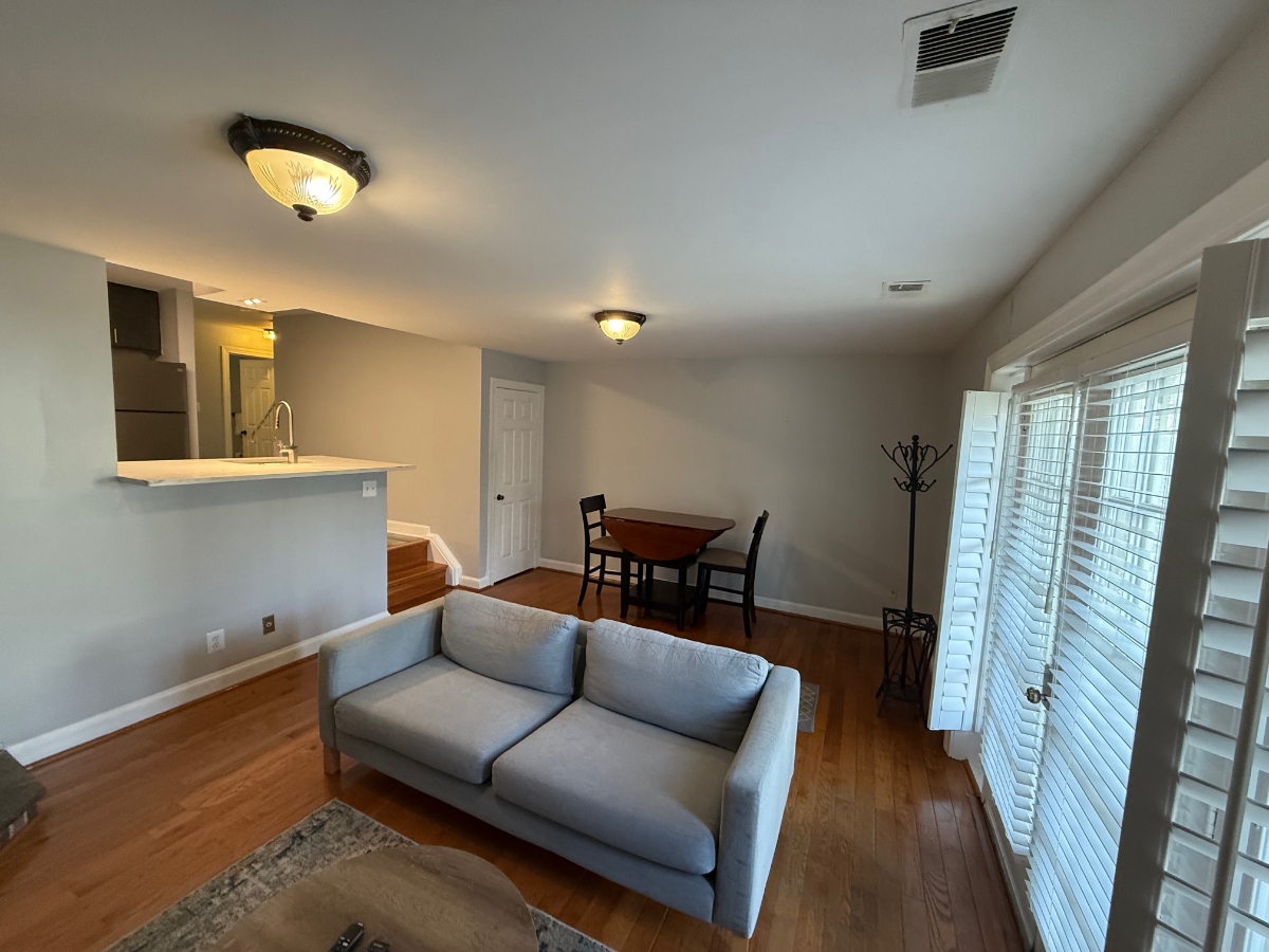 Cozy Basement with a private Entrance - Photo 5