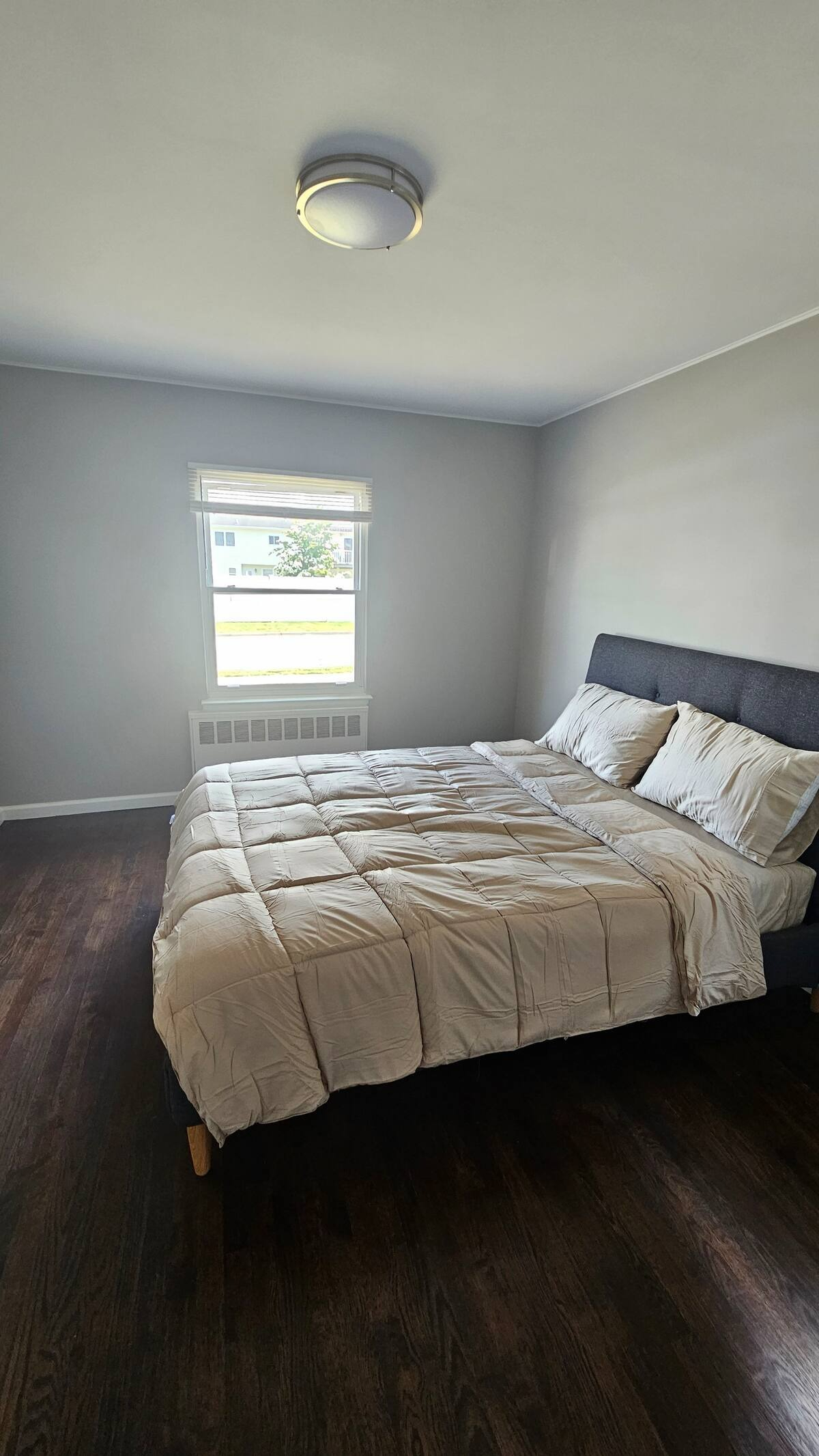 Comfortable, Fully Equipped 3-BR Home in Hicksville - Pet Friendly w/ Parking and Great Location - Photo 5