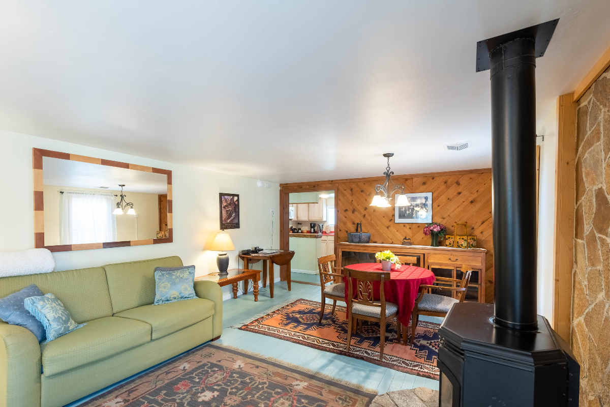 Furnished 2BR Cabin -Downtown Pinedale - Walkable -W/D Included - Photo 2