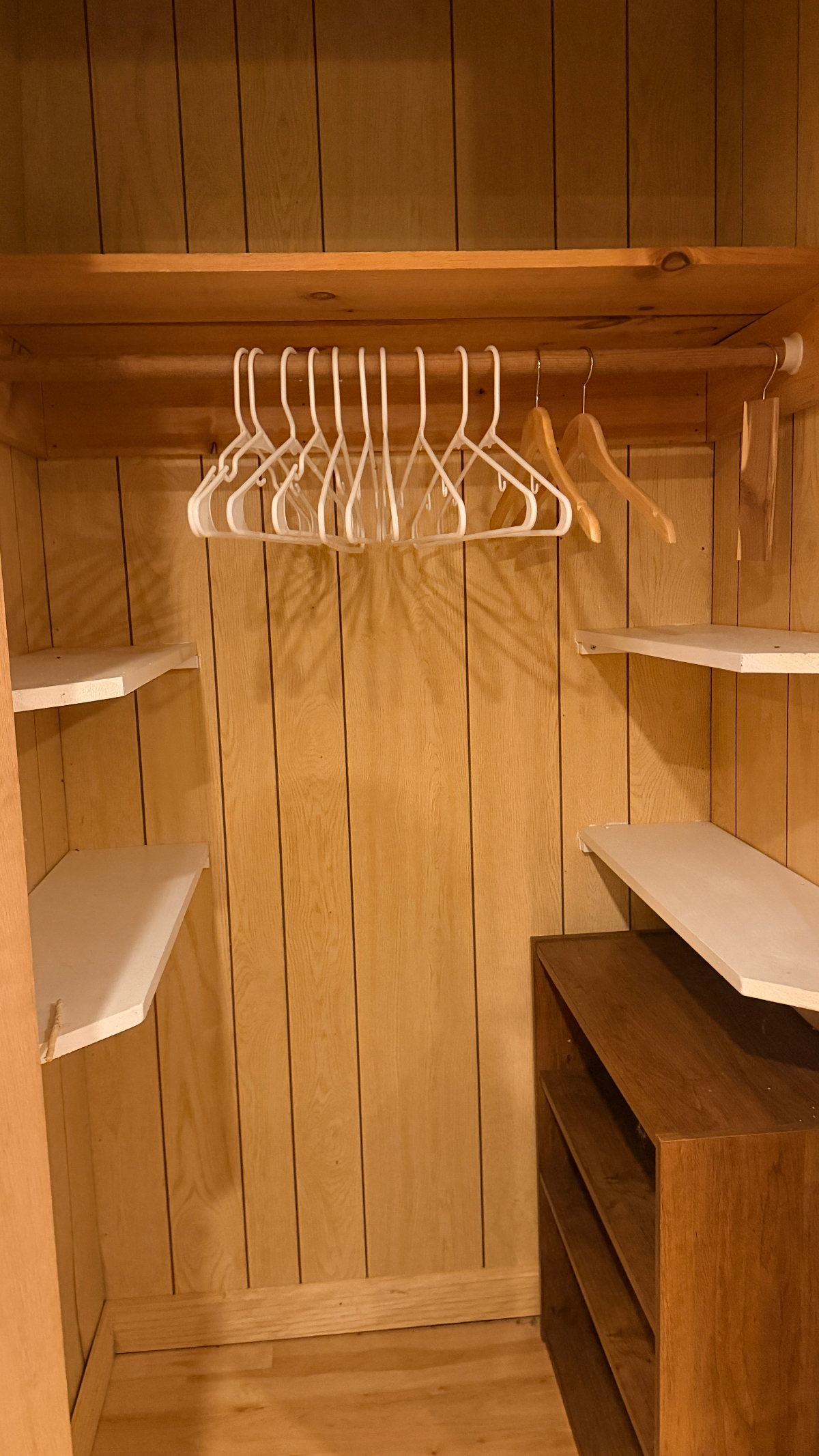 The Unpack and Exhale Room - Clean Quiet Safe Comfortable for Travelling Professionals - Photo 8