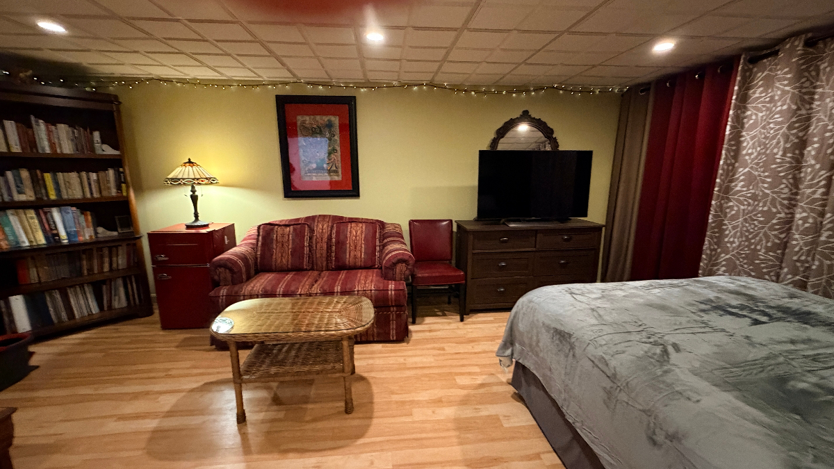 The Unpack and Exhale Room - Clean Quiet Safe Comfortable for Travelling Professionals - Photo 3