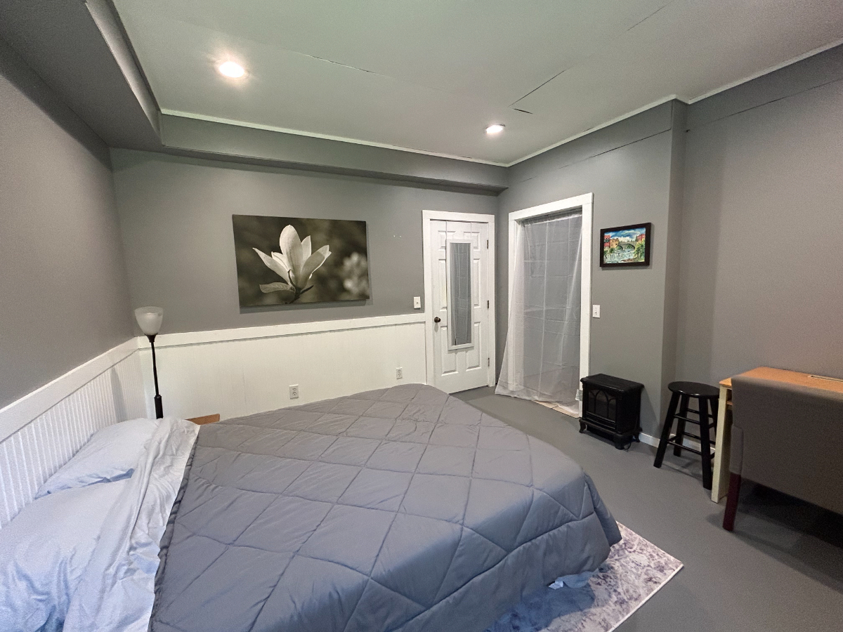 Cute 2 Bedroom Apt. 10 Mins from Porter - Photo 1