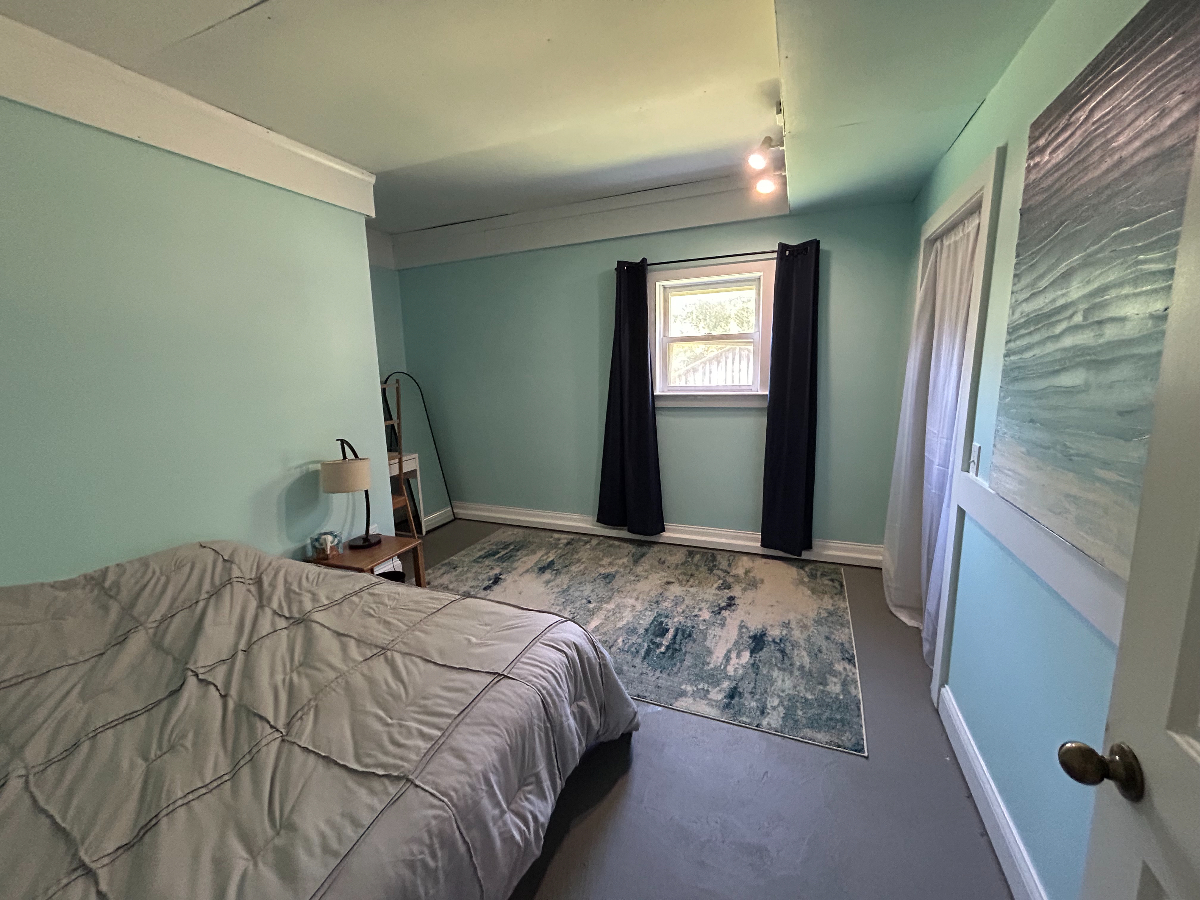 Cute 2 Bedroom Apt. 10 Mins from Porter - Photo 3