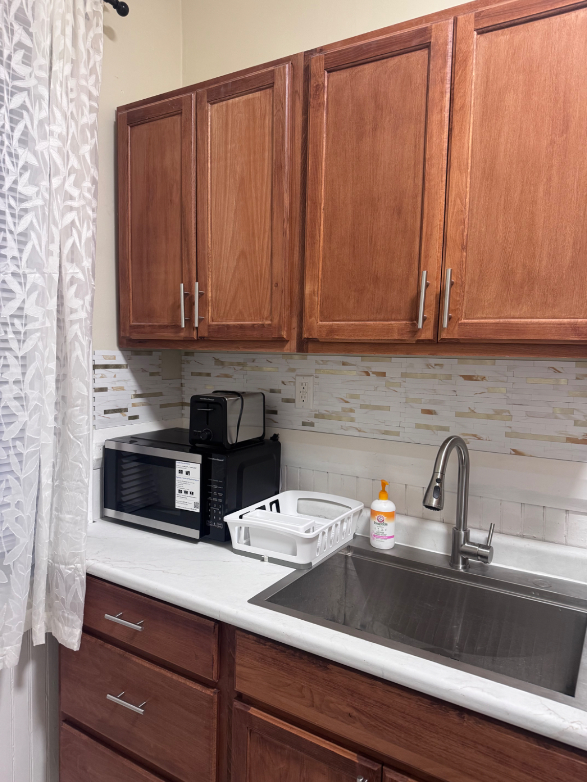 Spacious Furnished 1BR with Full Kitchen & Private Bath - Ideal for long and short Stays - Photo 8