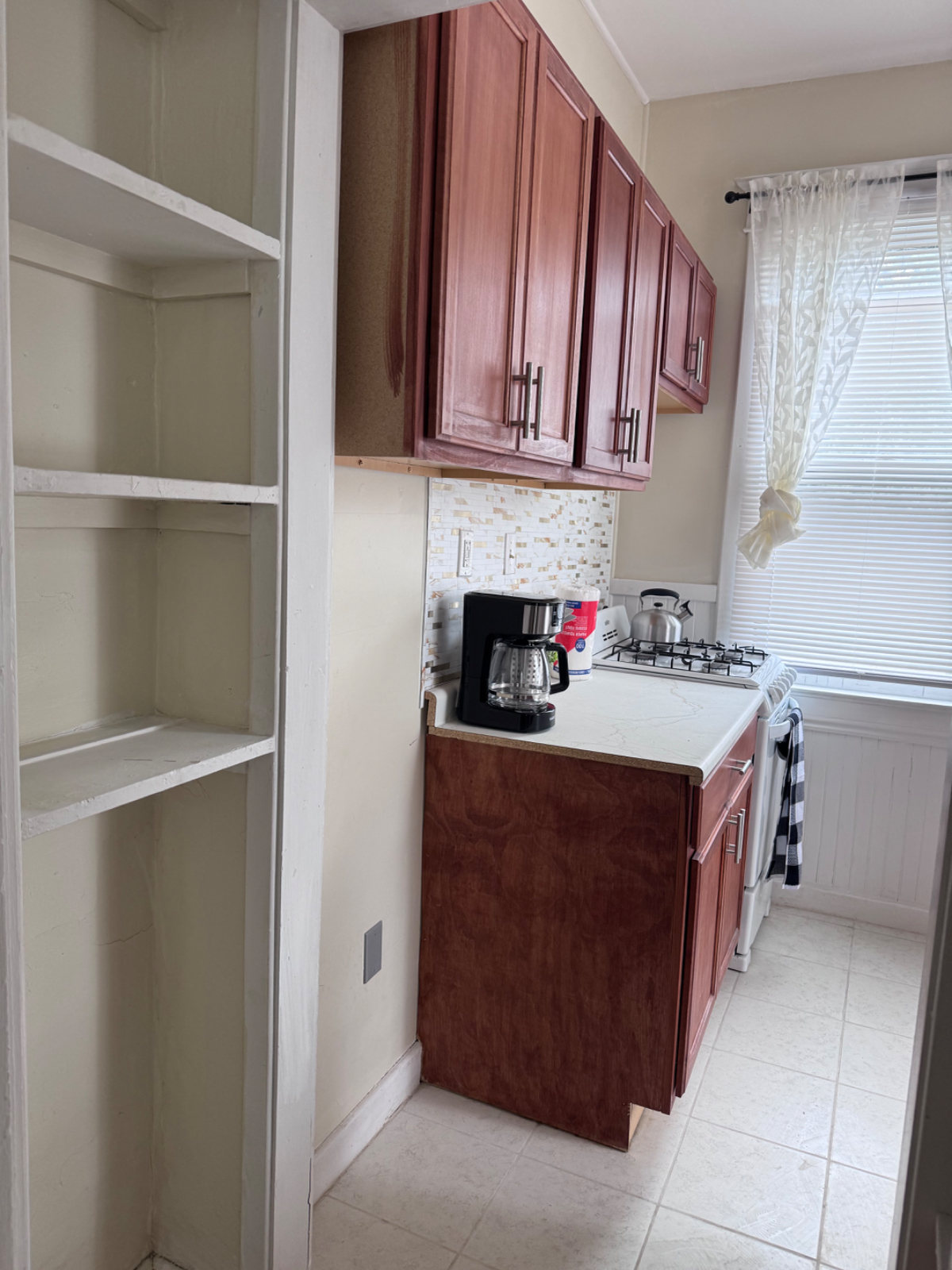 Spacious Furnished 1BR with Full Kitchen & Private Bath - Ideal for long and short Stays - Photo 10