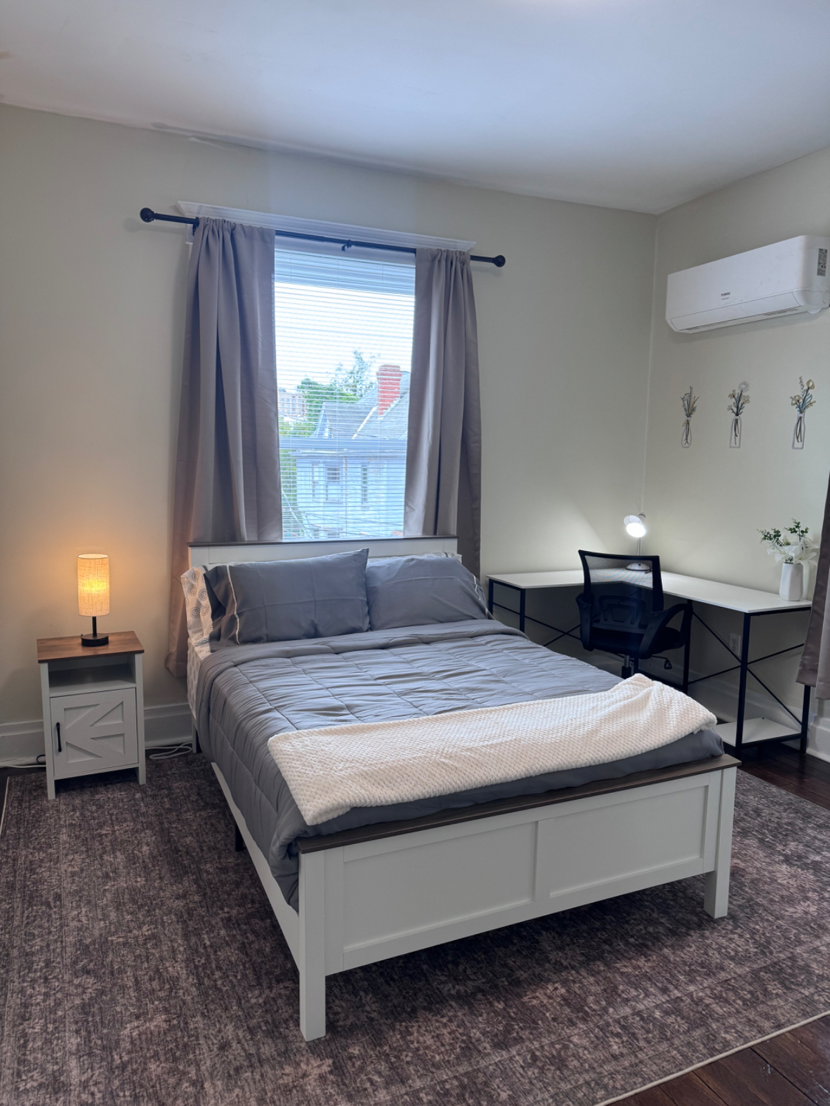 Spacious Furnished 1BR with Full Kitchen & Private Bath - Ideal for long and short Stays - Photo 4