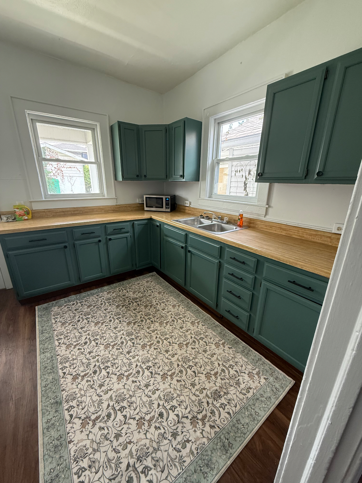 2 Bedroom & 1 Bath - Complete Renovation (5219) - Photo 4