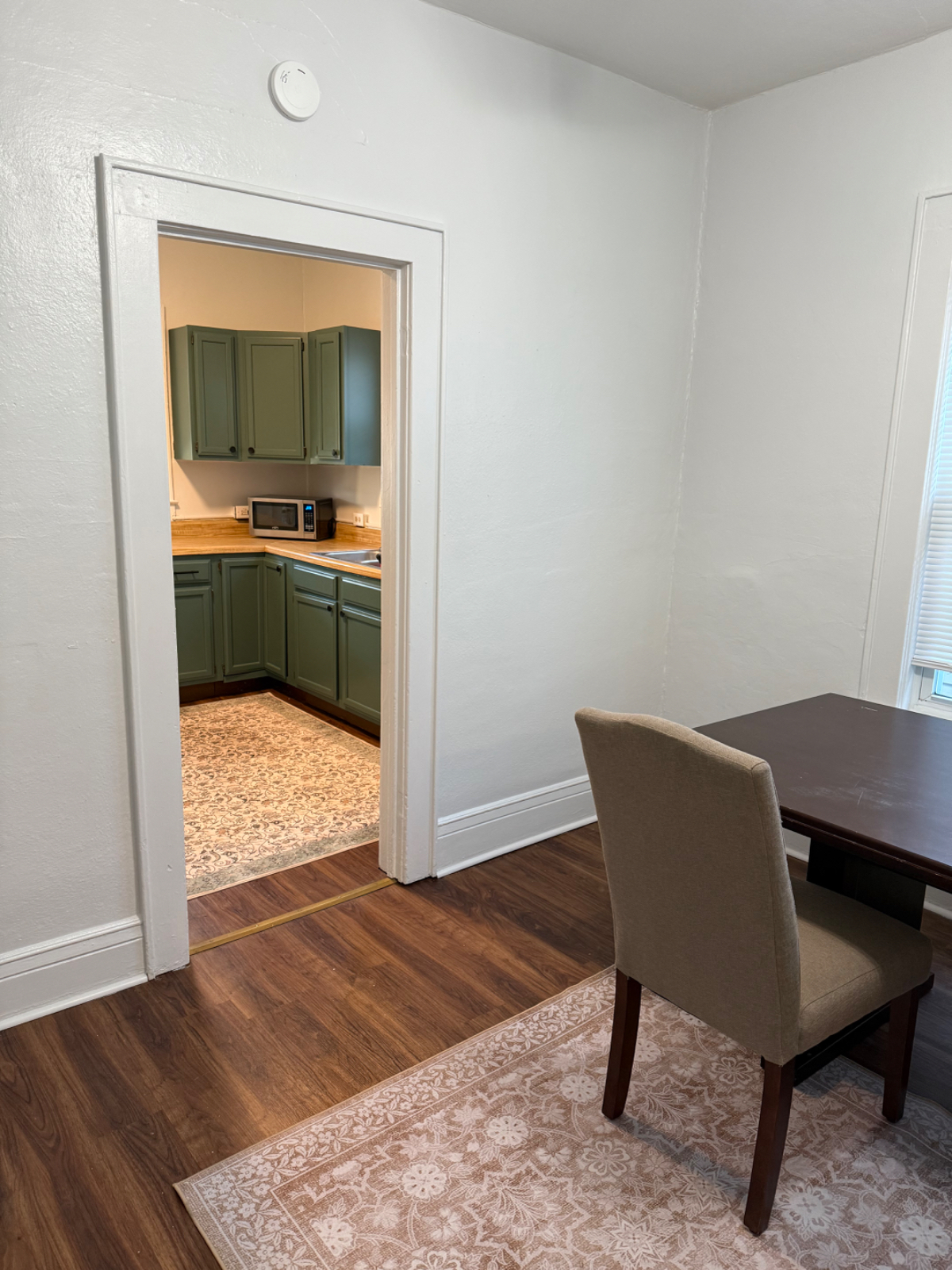 2 Bedroom & 1 Bath - Complete Renovation (5219) - Photo 3