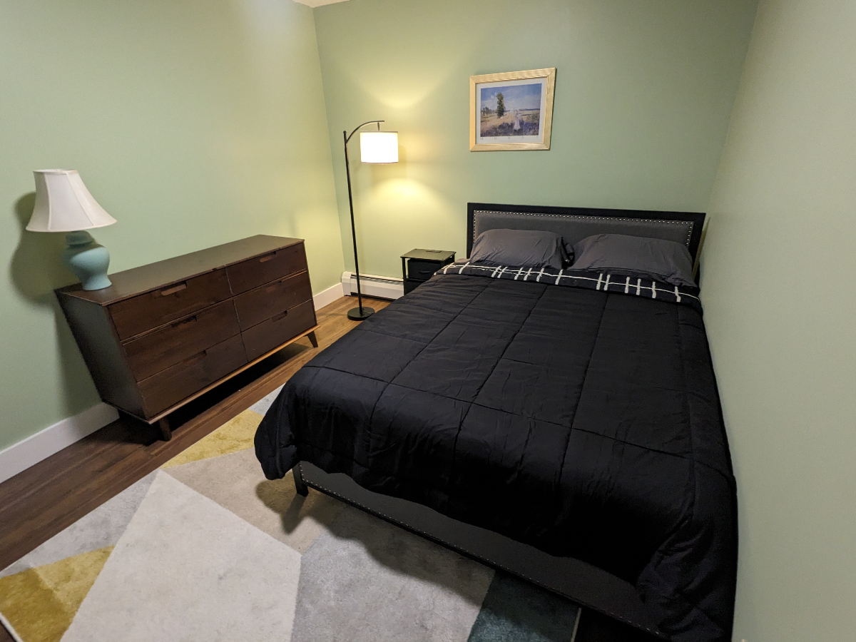 Lovely riverside apartment with all new amenities in great location - Photo 5