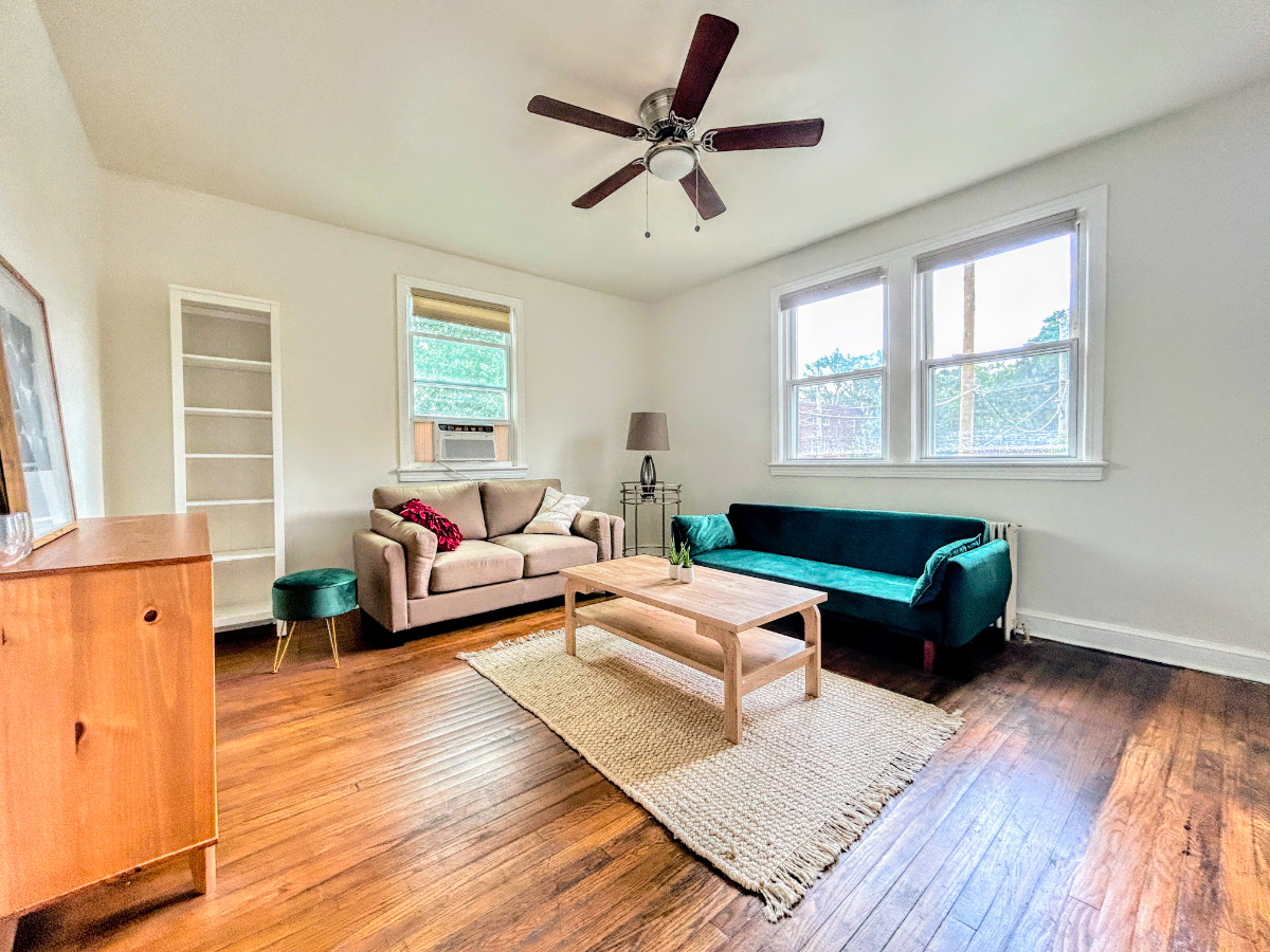 Large 2 Bedroom Apartment - Photo 1