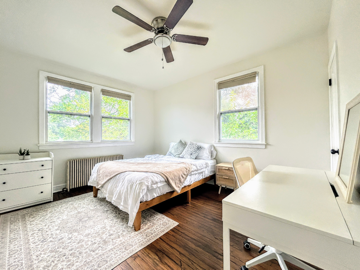 Large 2 Bedroom Apartment - Photo 8