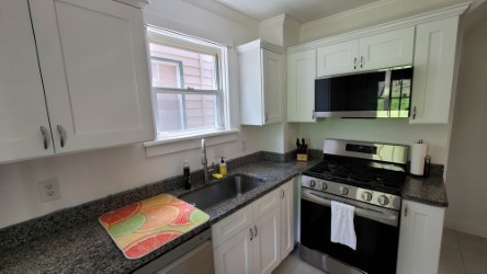 Brookline Bungalow - Photo 6