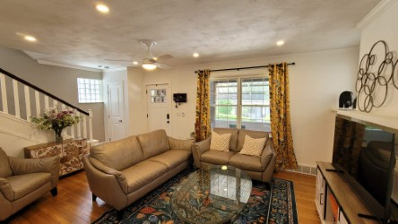 Brookline Bungalow - Photo 4