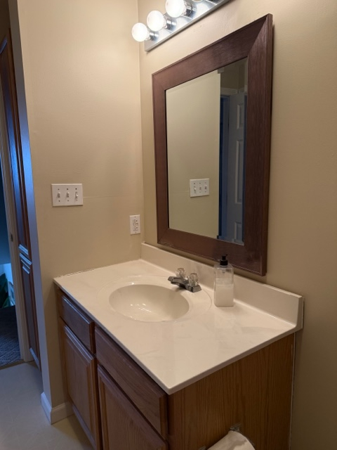 recently renovated/ comfy-cozy/ perfectly located - Photo 7