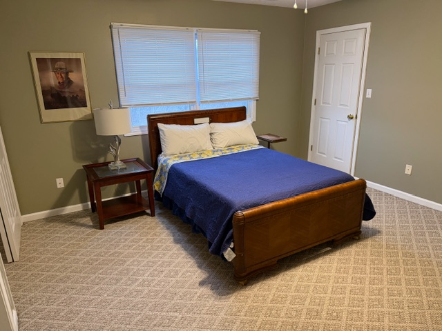 recently renovated/ comfy-cozy/ perfectly located - Photo 8